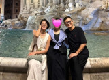 김지호♥김호진, 대학생 외동딸과 유럽 여행…여전한 잉꼬부부