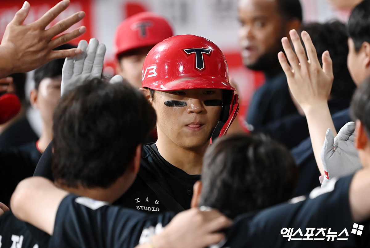 KIA 내야수 김도영은 27일 고척스카이돔에서 열린 '2024 신한 SOL Bank KBO 리그' 키움과 주말 3연전 두 번째 경기에서 가운데 담장을 넘어가는 큼지막한 홈런을 쳐냈다. 엑스포츠뉴스 DB