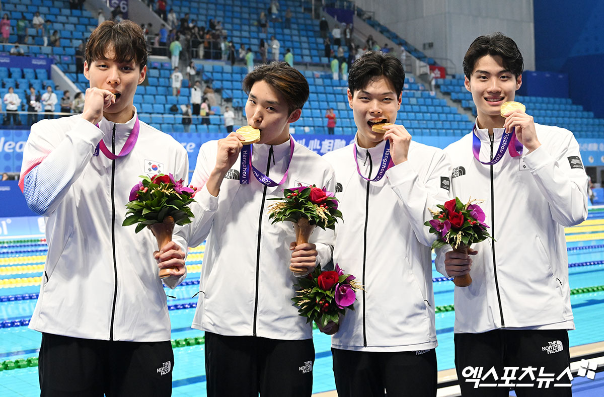 한국 수영의 간판 황선우가 29일 프랑스 파리 라데팡스 수영장에서 열린 20204 파리 하계올림픽 수영 남자 자유형 200m 준결승에서 9위에 그치고 결승 진출에 실패했다. 아직 좌절할 때는 아니다. 한국 수영사 첫 올림픽 메달을 노리는 남자 계영 800m를 위해 30일 다시 도전한다. 엑스포츠뉴스DB