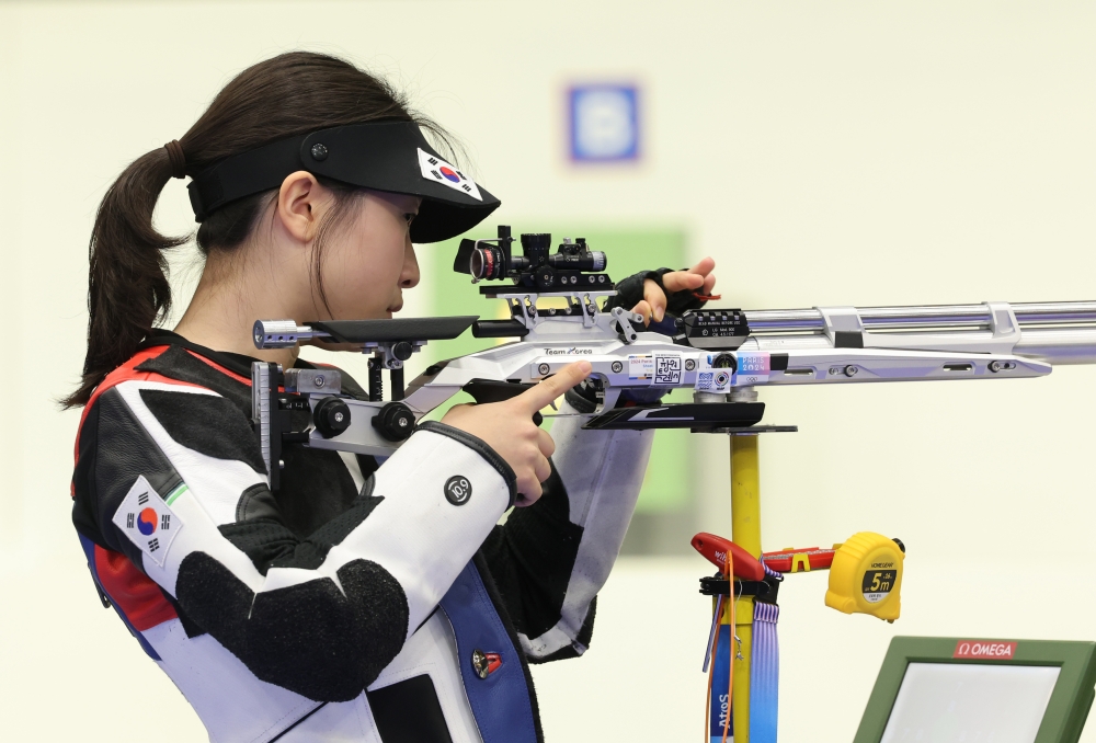 대구체고 2학년에 재학 중인 반효진이 29일 프랑스 샤토루 슈팅센터에서 열린 2024 파리 올림픽 사격 공기소총 10m 여자 결선에 출전, 총점 251.8점을 기록했다. 이후 중국 황유팅과 슛오프 접전 끝에 0.1점 차로 1위를 차지하면서 금메달을 따냈다. 연합뉴스