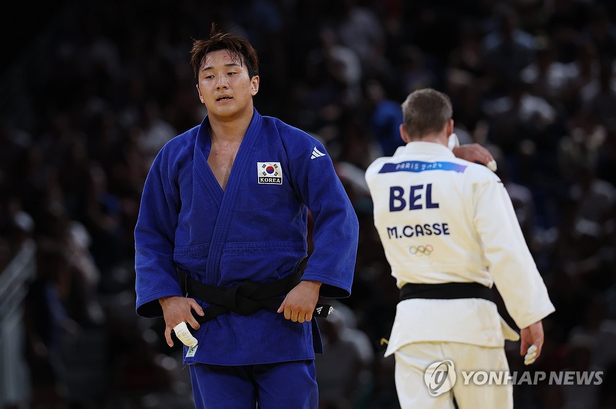 세계랭킹 3위 이준환은 31일(한국시간) 프랑스 파리 샹드마르스 경기장에서 열린 2024 파리 올림픽 유도 남자 81kg급 동메달 결정전서 연장 접전 끝에 세계랭킹 1위 카스를 꺾었다. 안뒤축후리기로 절반승을 따낸 이준환은 생애 처음으로 출전한 올림픽서 동메달 획득이라는 값진 성과를 얻었다. 연합뉴스