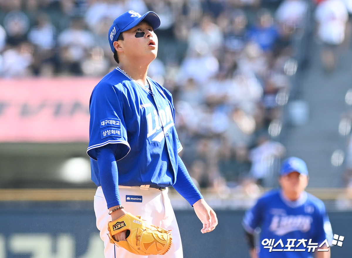 삼성 투수 이승현(57번)은 31일 잠실구장에서 열린 '2024 신한 SOL Bank KBO 리그' LG와 주중 3연전 두 번째 경기에서 선발 등판했다. 이날 4⅓이닝 6실점으로 부진해 패전의 멍에를 썼다. 시즌 성적은 6승 4패다. 엑스포츠뉴스 DB 