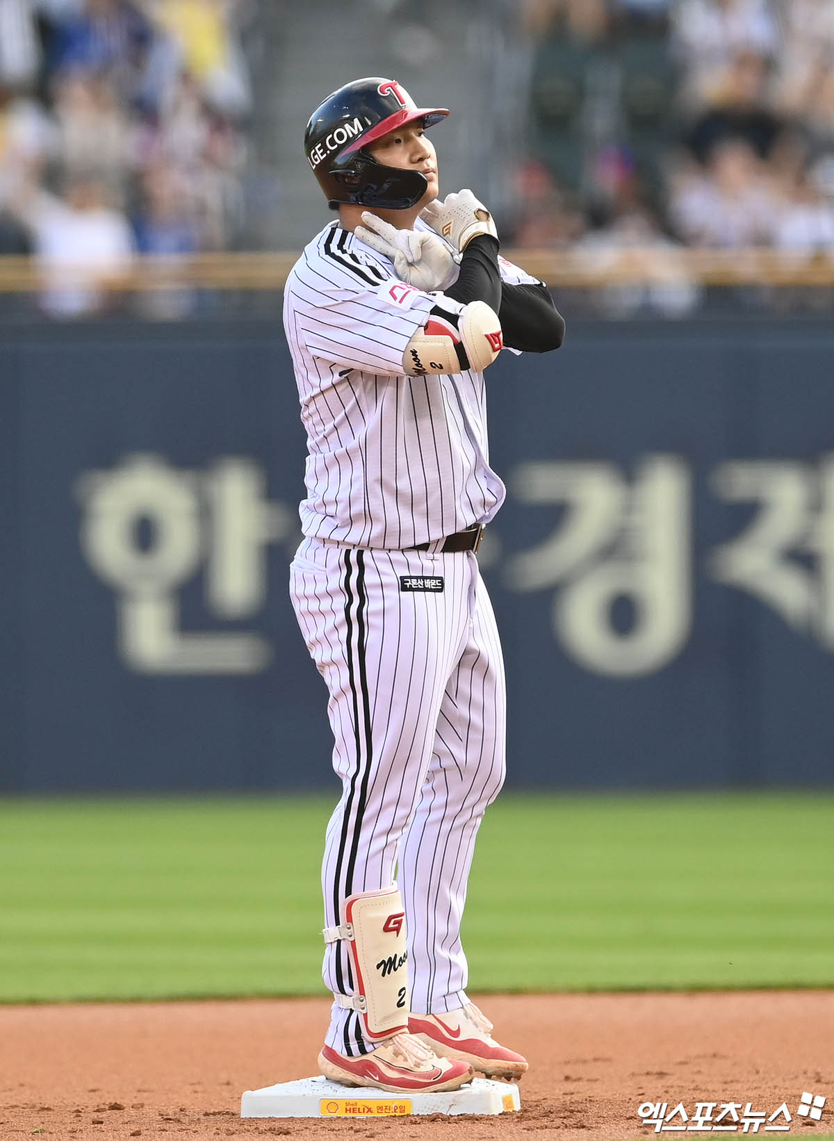 LG 내야수 문보경은 31일 잠실구장에서 열린 '2024 신한 SOL Bank KBO 리그' 삼성과 주중 3연전 두 번째 경기에서 4번타자 1루수로 선발 출전했다. 1회말 1타점 적시타를 쳐 결승타를 기록했다. 엑스포츠뉴스 DB