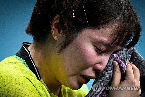 여자 탁구의 에이스 신유빈이 1일 프랑스의 사우스 파리 아레나에서 열린 2024 파리 올림픽 탁구 여자 단식 8강전에서 세계랭킹 13위 일본의 히라노 미우를 게임 스코어 4-3으로 이기고 4강에 올랐다. 둘 모두 경기 직후 펑펑 울 정도로 격전이었다. 신유빈은 20년 만에 한국 탁구의 올림픽 단식 4강 진출 선수가 됐다. 연합뉴스