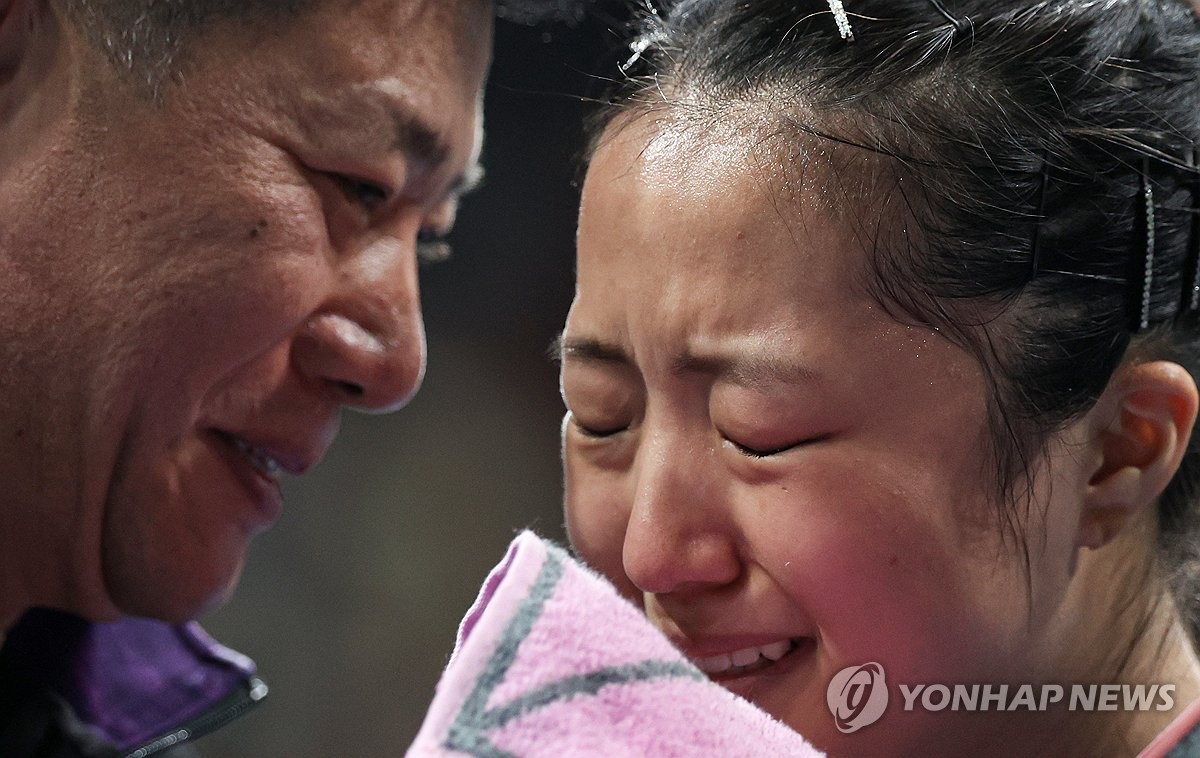 여자 탁구 에이스 신유빈이 1일 프랑스의 사우스 파리 아레나에서 열린 2024 파리 올림픽 탁구 여자 단식 8강전에서 세계랭킹 13위 일본의 히라노 미우를 게임 스코어 4-3으로 이기고 4강에 올랐다. 신유빈은 20년 만에 한국 탁구의 올림픽 단식 4강 진출 선수가 됐다. 연합뉴스