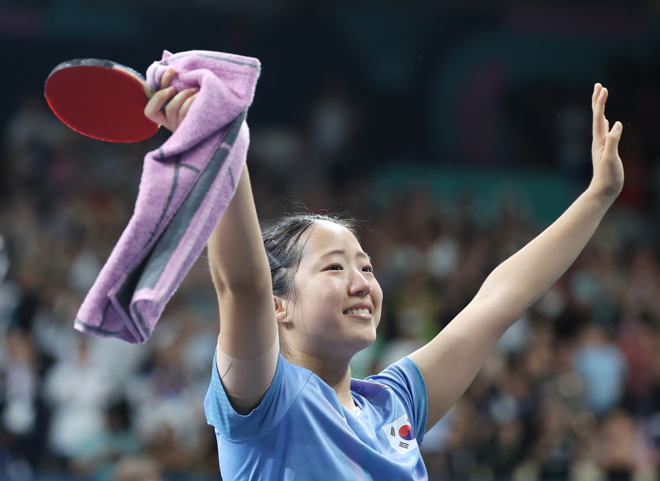 여자 탁구의 에이스 신유빈이 1일 프랑스의 사우스 파리 아레나에서 열린 2024 파리 올림픽 탁구 여자 단식 8강전에서 세계랭킹 13위 일본의 히라노 미우를 게임 스코어 4-3으로 이기고 4강에 올랐다. 둘 모두 경기 직후 펑펑 울 정도로 격전이었다. 신유빈은 20년 만에 한국 탁구의 올림픽 단식 4강 진출 선수가 됐다. 연합뉴스