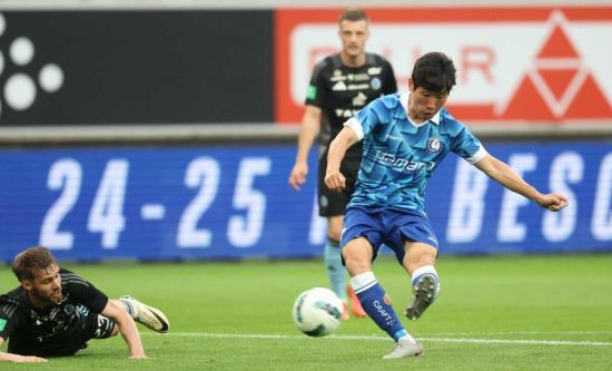 벨기에리거 홍현석이 도움 2개를 올리는 맹활약으로 소속팀 헨트를 유럽축구연맹(UEFA) 유로파 콘퍼런스리그 3차 예선으로 이끌었다. 홍현석은 비킹구르 괴타와의 경기에서 후반 20분 정교한 크로스로 스테판 미트로비치의 헤더 선제골을 어시스트 했다. 5분 뒤에는 박스 안에서 공을 잡아 침투 패스로 마티아스 파르도의 추가골을 도왔다. 홍현석은 후반 25분까지 약 70분을 소화한 후 벤치로 물러났다. SNS