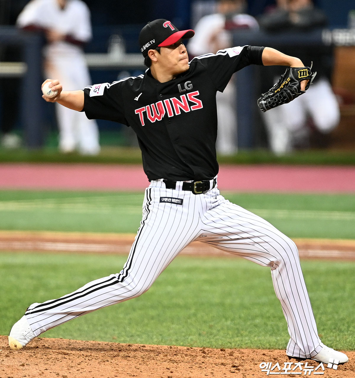 LG 투수 김진성은 2일 울산 문수야구장에서 열릴 계획이던(폭염 취소) '2024 신한 SOL Bank KBO 리그' 롯데와 주말 3연전 첫 경기를 앞두고 1군 엔트리에 합류했다. 엑스포츠뉴스 DB