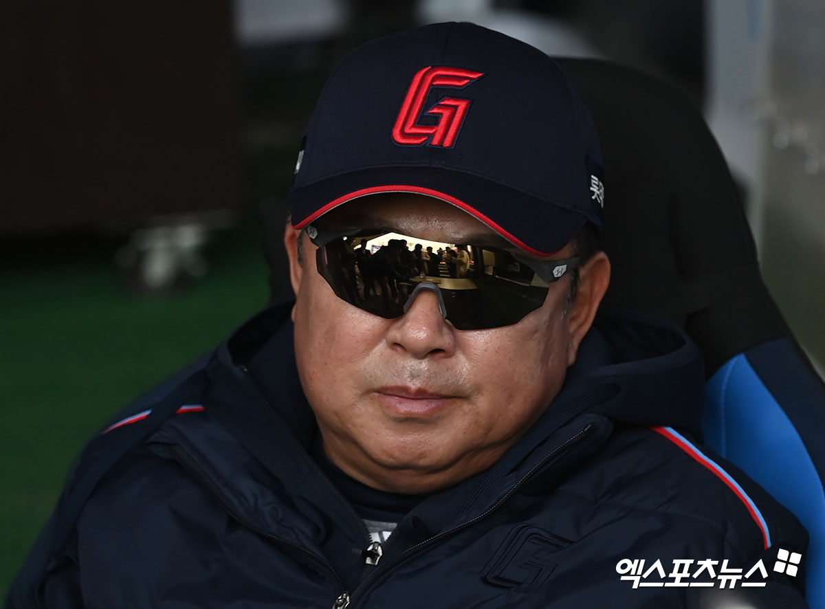 김태형 롯데 감독은 4일 울산 문수야구장에서 열릴 '2024 신한 SOL Bank KBO 리그' LG와 주말 3연전 마지막 경기를 앞두고 폭염에 어지러움을 호소하고 있는 선수단을 걱정했다. 엑스포츠뉴스 DB