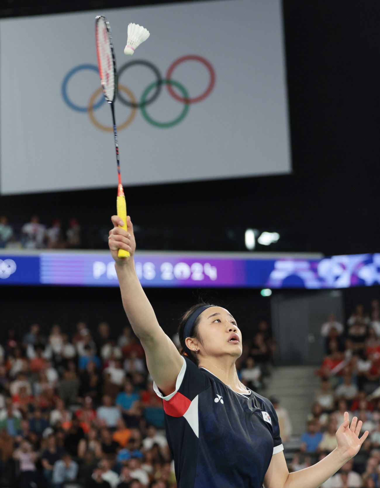 안세영이 2024 파리 하계올림픽 배드민턴 여자 단식 결승전에 진출했다. 세계랭킹 1위 안세영은 4일 프랑스 파리 포르트드라샤펠 경기장에서 열린 파리 올림픽 배드민턴 여자 단식 준결승에서 세계랭킹 8위 그레고리아 마리스카 툰중(인도네시아)을 게임 스코어 2-1로 따돌렸다. 안세영의 결승전 상대는 중국의 세계 9위 허빙자오로 결정됐다. 연합뉴스