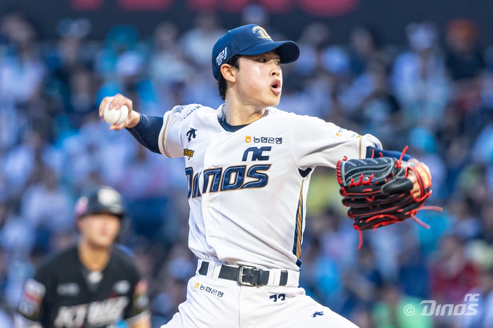 NC 투수 목지훈은 4일 창원 NC파크에서 열린 '2024 신한 SOL Bank KBO 리그' KT와 주말 3연전 마지막 날 선발 등판했다. 이날 경기가 1군 데뷔 첫 등판이다. 성적은 3⅔이닝 4실점으로 희망을 보였다. NC 다이노스