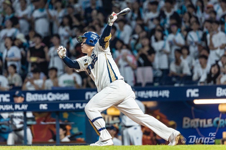 NC 외야수 권희동은 4일 창원 NC파크에서 열린 '2024 신한 SOL Bank KBO 리그' KT와 주말 3연전 마지막 날 4번타자 좌익수로 선발 출전했다. 3회말 솔로포로 KBO 리그 118번째 500타점을 기록했다. NC 다이노스