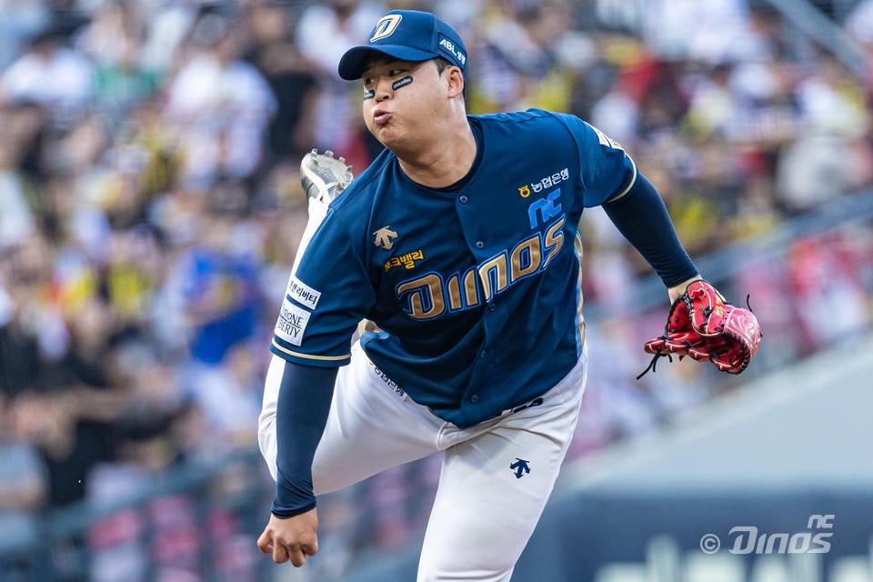 NC 투수 신민혁은 6일 사직구장에서 열릴 '2024 신한 SOL Bank KBO 리그' 롯데와 주중 3연전 첫 경기에서 선발 등판한다. 신민혁은 지난달 24일 광주 KIA전에서 팔꿈치 부상으로 이탈한 뒤 13일 만에 마운드에 오른다. NC 다이노스