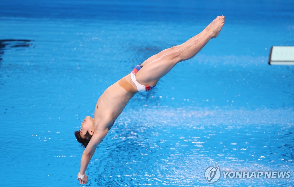 한국 다이빙의 간판 우하람과 지난 2월 세계선수권 메달리스트 이재경이 2024 파리 올림픽 다이빙 남자 3ｍ 스프링보드 준결승에 진출했다. 우하람은 3번째 출전하는 이번 올림픽에서 메달에 도전한다. 이재경은 우하람과 함께 한국 다이빙 사상 첫 개인전 동반 결승 진출을 노린다. 연합뉴스