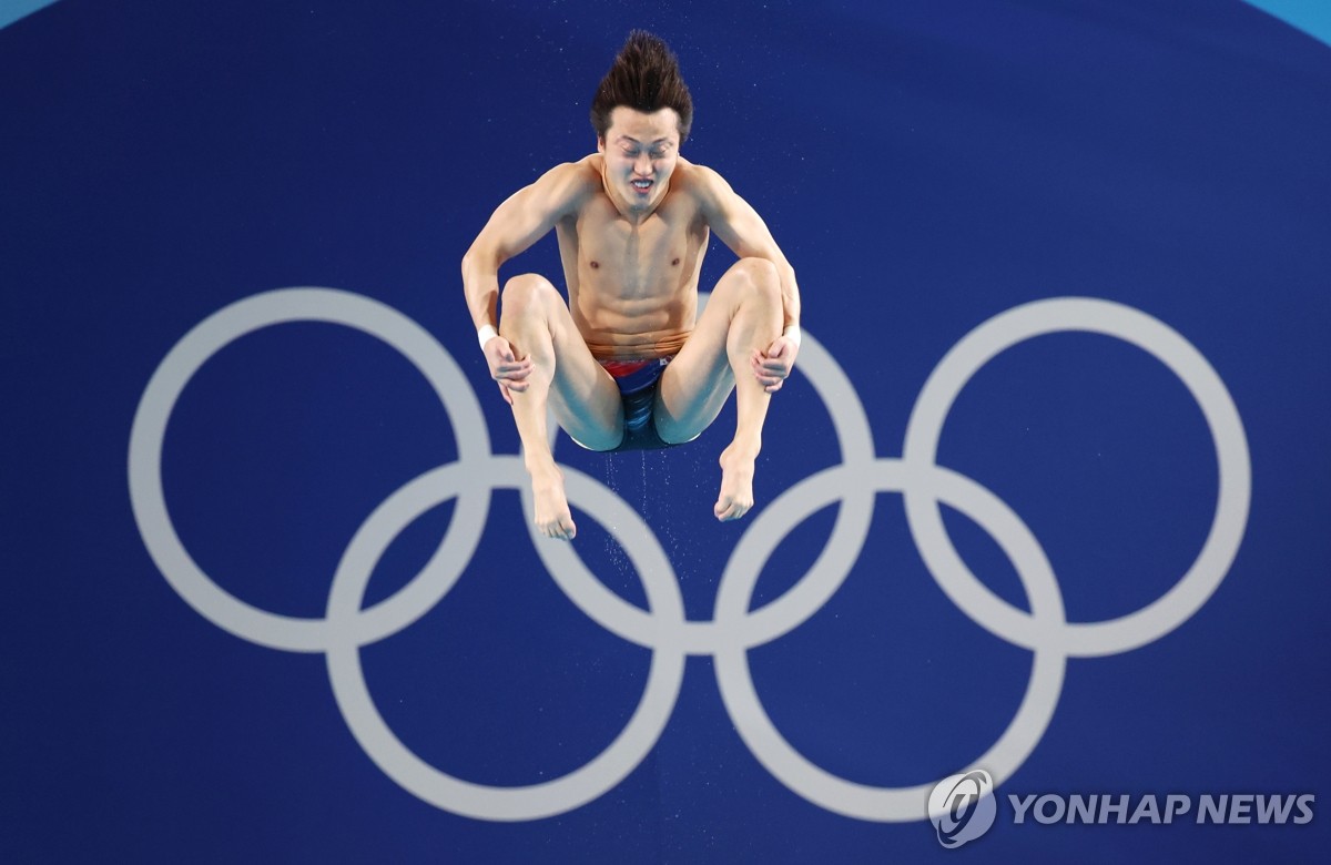 한국 다이빙의 간판 우하람과 지난 2월 세계선수권 메달리스트 이재경이 2024 파리 올림픽 다이빙 남자 3ｍ 스프링보드 준결승에 진출했다. 우하람은 3번째 출전하는 이번 올림픽에서 메달에 도전한다. 이재경은 우하람과 함께 한국 다이빙 사상 첫 개인전 동반 결승 진출을 노린다. 연합뉴스