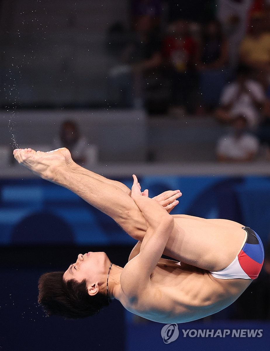 한국 다이빙의 간판 우하람과 지난 2월 세계선수권 메달리스트 이재경이 2024 파리 올림픽 다이빙 남자 3ｍ 스프링보드 준결승에 진출했다. 우하람은 3번째 출전하는 이번 올림픽에서 메달에 도전한다. 이재경은 우하람과 함께 한국 다이빙 사상 첫 개인전 동반 결승 진출을 노린다. 연합뉴스