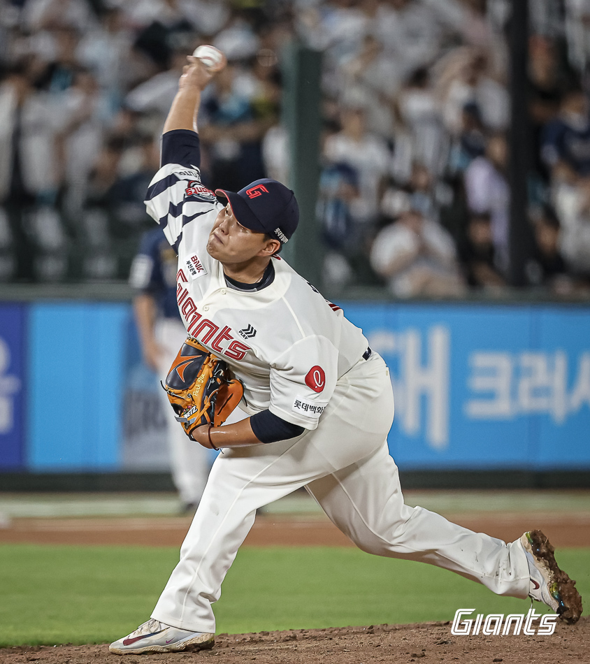 롯데 투수 박진은 6일 사직구장에서 열린 '2024 신한 SOL Bank KBO 리그' NC와 주중 3연전 첫 경기에서 6회초 구원 등판했다. ⅓이닝 무실점으로 NC 타선을 제압해 팀 승리에 힘을 보탰다. 롯데 자이언츠