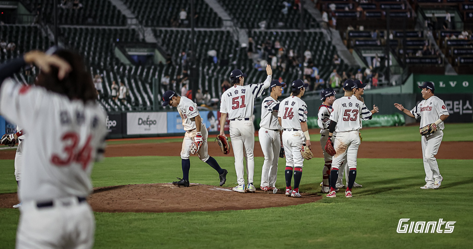  롯데는 7일 사직구장에서 열린 '2024 신한 SOL Bank KBO 리그' NC와 주중 3연전 두 번째 경기에서 14-7로 승리했다. 이날 경기를 포함해 8월 치른 4경기에서 모두 승리해 분위기를 끌어올리고 있다. 롯데 자이언츠