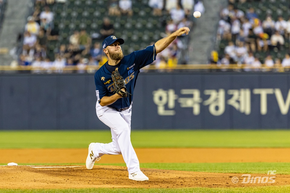 NC 투수 요키시는 9일 잠실구장에서 열린 '2024 신한 SOL Bank KBO 리그' LG와 주말 3연전 첫 경기에서 선발 등판했다. 430일 만에 KBO 리그 복귀전을 치른 요키시지만, 최종 성적 3⅔이닝 10실점을 기록했다. NC 다이노스