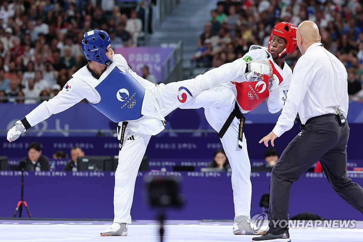 서건우는 9일 프랑스 파리의 그랑 팔레에서 열린 2024 파리 하계올림픽 태권도 남자 80kg급 8강전에서 브라질의 엔히키 마르케스 페르난지스를 라운드 점수 2-0으로 꺾고 준결승 진출에 성공했다. 서건우는 2022 항저우 아시안게임 동메달리스트 메흐란 바르호르다리와 결승 티켓을 다툰다. 연합뉴스