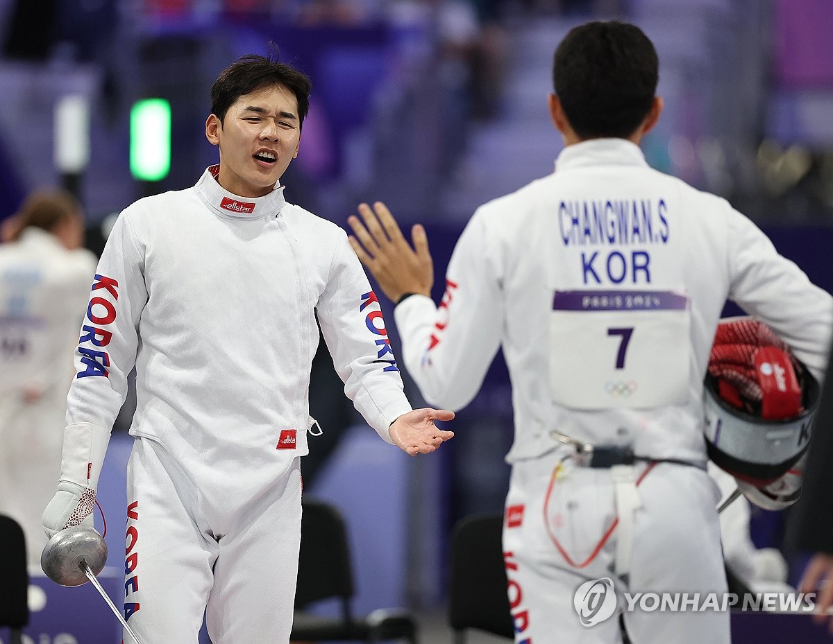 남자 근대5종의 전웅태(광주광역시청)와 서창완(국군체육부대)이 2024 파리 올림픽 결승 진출에 성공했다. 두 선수는 근대5종 결승에서 함께 메달 도전에 나선다. 전웅태와 서창완은 10일 프랑스 베르사유 궁전에 마련된 근대5종 스타디움에서 열린 2024 파리 올림픽 남자 준결승에서 각각 B조 2위와 5위를 차지해, 18명 중 9명에게 주어지는 결승 출전권을 확보했다. 2020 도쿄 올림픽 근대5종 동메달리스트 전웅태는 준결승에서 1515점을 획득했고 첫 올림픽에 출전하는 서창완은 1503점을 기록해 함께 결승에 올랐다. 연합뉴스