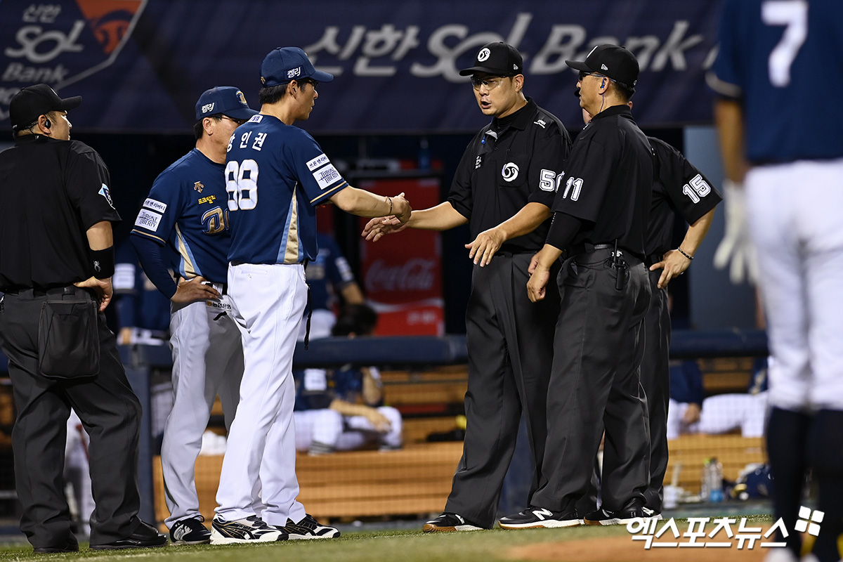 강인권 NC 감독은 11일 잠실구장에서 열린 '2024 신한 SOL Bank KBO 리그' LG 트윈스와 주말 3연전 마지막 경기에서 퇴장당했다. 7회초 권희동의 귀루 장면을 두고 비디오 판독에 어필하다 퇴장당했다. 잠실, 고아라 기자