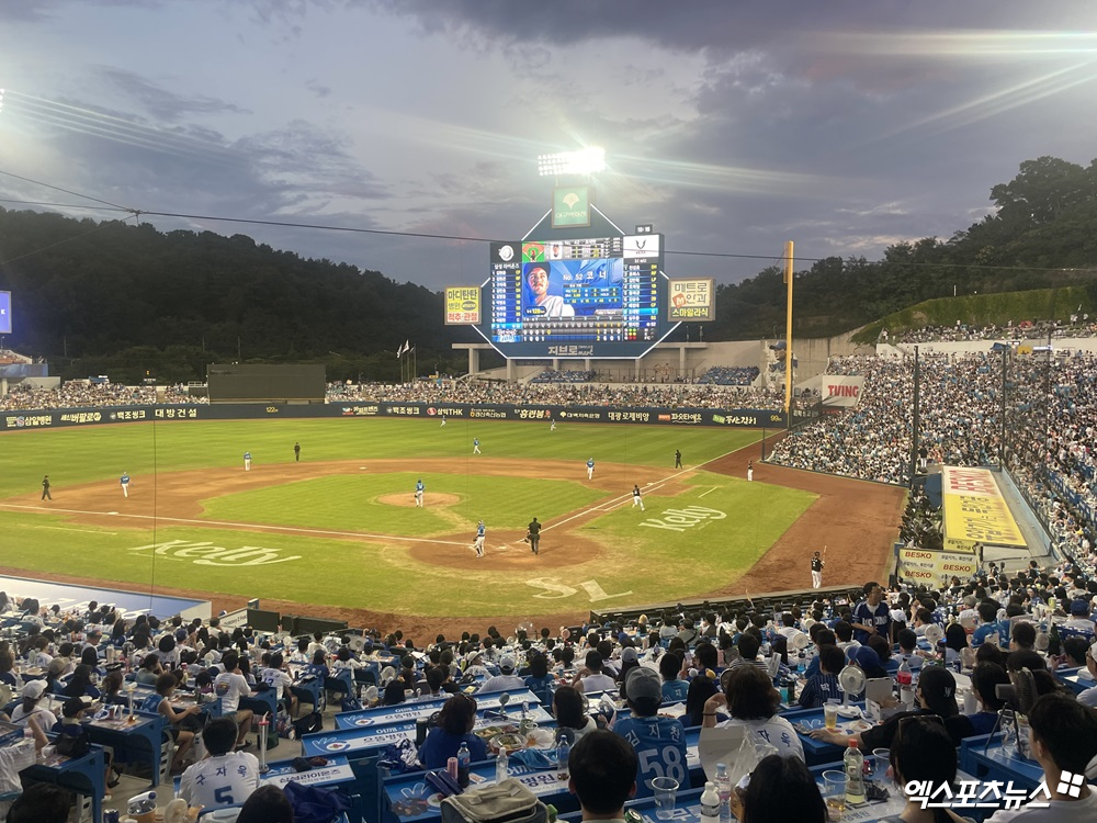 15일 대구 삼성라이온즈파크에서 열린 삼성 라이온즈와 KT 위즈의 경기가 매진됐다. 대구, 최원영 기자