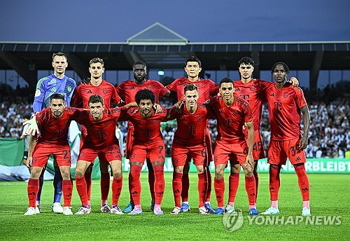 김민재는 17일(한국시간) 바이에른 뮌헨과 SSV 울름 1846 간의 2024-25시즌 독일축구연맹(DFB)-포칼 1라운드 맞대결에서 선발 풀타임을 소화하며 4-0 대승에 일조했다. 경기 후 각종 매체들은 이날 무실점 수비와 날카로운 패스를 보여준 김민재를 칭찬했다. 연합뉴스