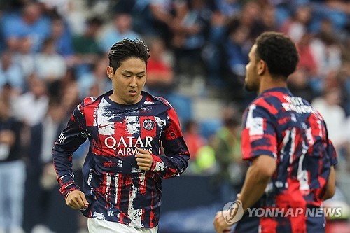 축구통계업체 옵타는 17일 이강인의 2024-2025시즌 리그1 개막전 첫 골이 리그 역대 개막전에서 두 번째로 빠른 기록이라고 소개했다. 이강인은 이날 르아브르전에서 2분 4초 만에 시즌 전체 첫 골을 터트렸다. 연합뉴스