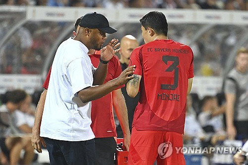 김민재는 17일(한국시간) 바이에른 뮌헨과 SSV 울름 1846 간의 2024-25시즌 독일축구연맹(DFB)-포칼 1라운드 맞대결에서 선발 풀타임을 소화하며 4-0 대승에 일조했다. 경기 후 각종 매체들은 이날 무실점 수비와 날카로운 패스를 보여준 김민재를 칭찬했다. 연합뉴스