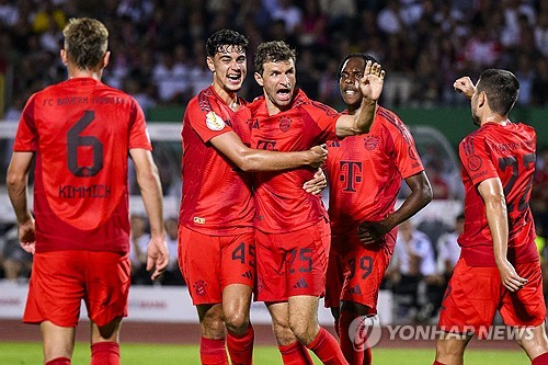 스카이스포츠 독일이 21일(한국시간) 5명의 전문가 패널의 2024-2025시즌 분데스리가 최종 순위 예측을 공개했다. 마테우스를 제외한 5명 중 4명은 뮌헨이 아닌 레버쿠젠의 리그 2연패를 전망했다. 연합뉴스