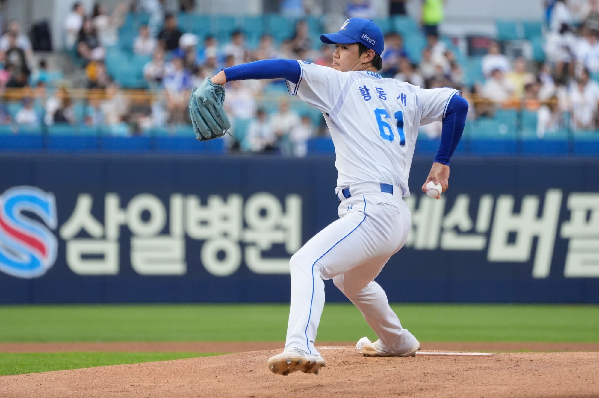 삼성 라이온즈 우완 영건 황동재가 23일 대구 삼성라이온즈파크에서 열린 2024 신한 SOL Bank KBO리그 롯데와의 팀 간 12차전에 선발등판해 5이닝 2실점 1자책 호투로 팀 승리에 힘을 보탰다. 사진 삼성 라이온즈