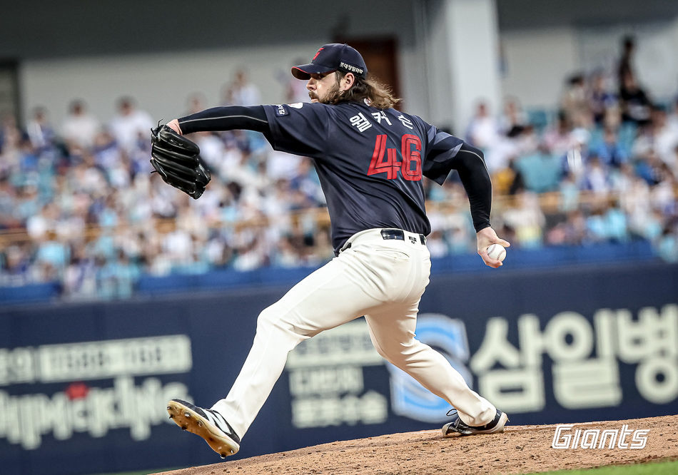 롯데 자이언츠 외국인 투수 애런 윌커슨이 23일 대구 삼성라이온즈파크에서 열린 2024 신한 SOL Bank KBO리그 삼성 라이온즈와의 팀 간 12차전에 선발등판해 7이닝 3실점 호투에도 승리와 인연을 맺지 못했다. 사진 롯데 자이언츠\