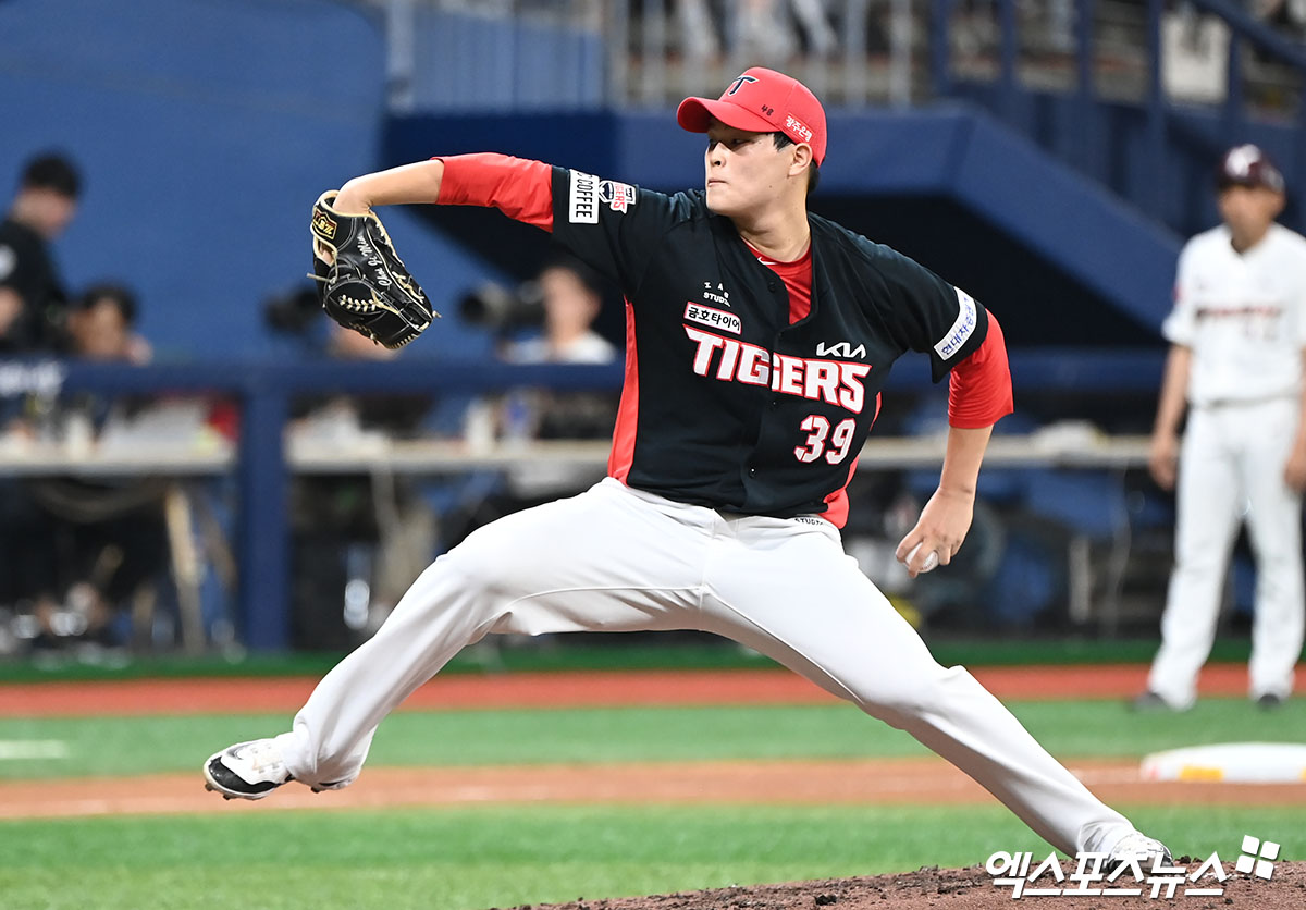 KIA 투수 최지민은 24일 창원 NC파크에서 열릴 '2024 신한 SOL Bank KBO 리그' NC와 주말 3연전 두 번째 경기를 앞두고 1군 엔트리에서 빠졌다. 최지민은 왼쪽 내복사근 부상으로 휴식 및 재활에 나선다. 엑스포츠뉴스 DB