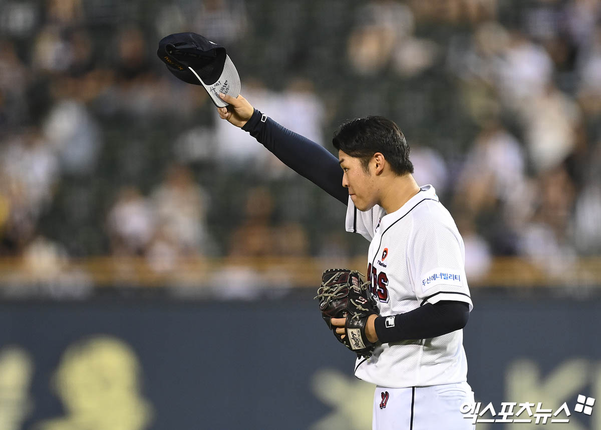 두산은 27일 창원 NC파크에서 열린 '2024 신한 SOL Bank KBO 리그' NC와 주중 3연전을 앞두고 투수 시라카와 케이쇼의 시즌 아웃을 발표했다. 브랜든의 복귀가 불투명한 상황이라 선발진 운영과 순위 싸움에 빨간불이 켜졌다. 엑스포츠뉴스 DB