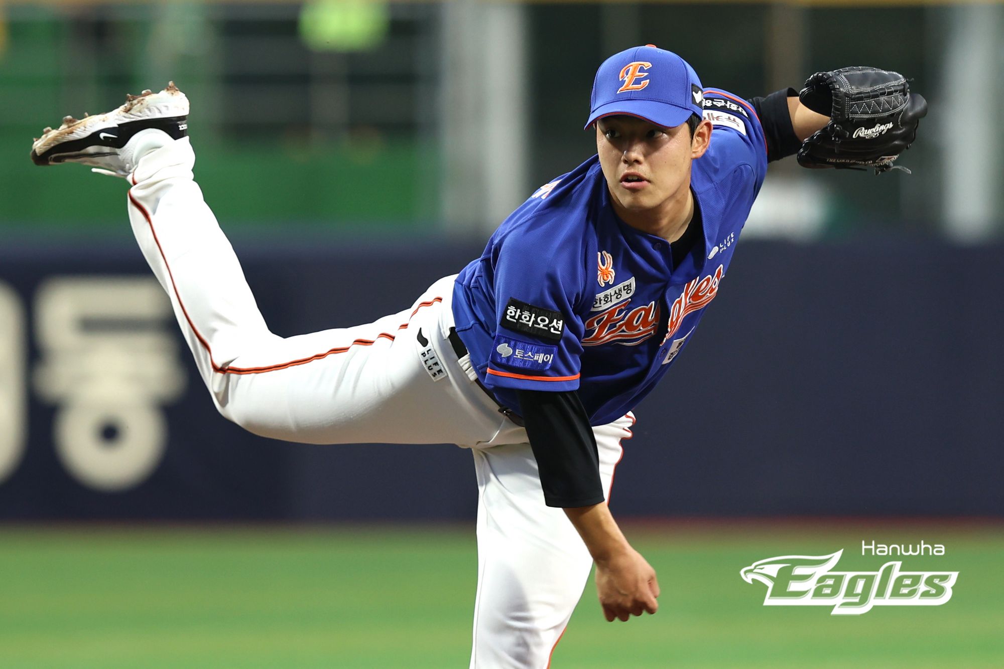 한화 투수 문동주는 27일 사직구장에서 열린 '2024 신한 SOL Bank KBO 리그' 롯데와 주중 3연전 첫 번째 경기에서 선발 등판했다. 이날 6이닝 무실점으로 호투했지만, 승리와 인연을 맺지 못했다. 한화 이글스