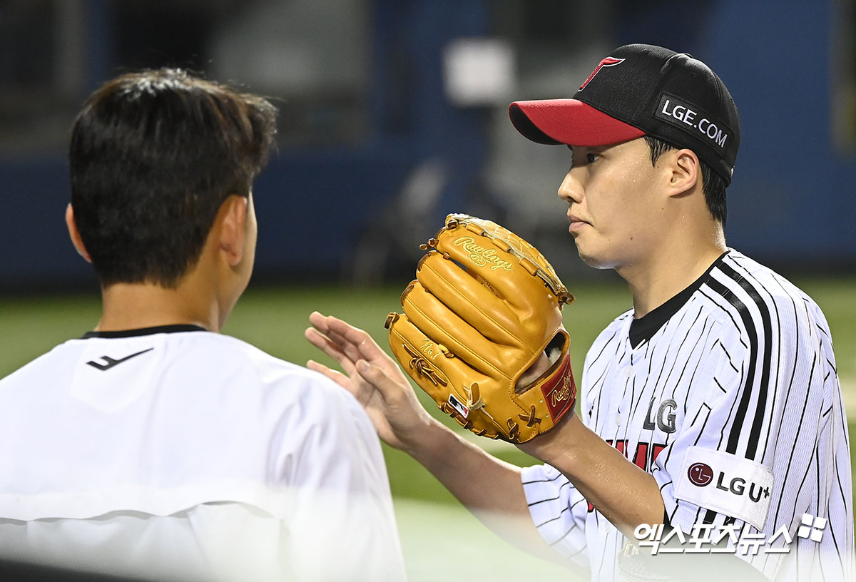 27일 서울 잠실구장에서 열린 2024 신한 SOL Bank KBO리그 KT 위즈와 LG 트윈스의 경기, LG가 KT를 6-1로 제압했다. 이날 선발투수로 등판한 임찬규는 6이닝 3피안타 3사사구 6탈삼진 무실점으로 호투하고 시즌 8승을 올렸다. 엑스포츠뉴스DB