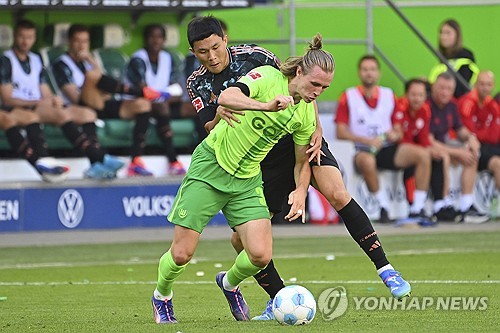 바이에른 뮌헨 수비수 김민재는 30일(한국시간) 팀 훈련에 정상적으로 복귀했다. 최근 부화 관리 차원에서 개별 훈련을 받았던 김민재는 오는 9월 2일 오전 0시30분에 열리는 SC프라이부르크와의 2024-25시즌 독일 분데스리가 2라운드 홈경기를 앞두고 팀 훈련에 복귀하면서 선발 가능성을 높였다. 연합뉴스