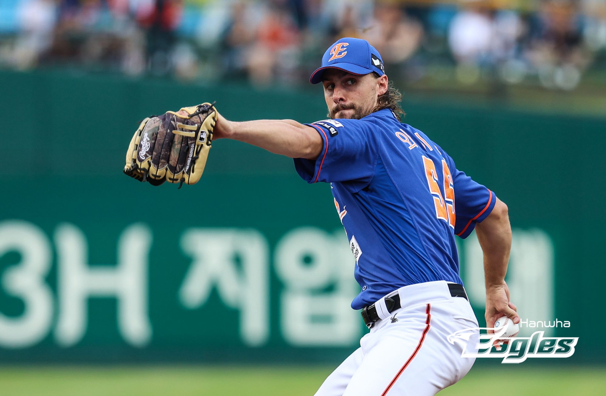 한화 투수 와이스는 28일 사직구장에서 열린 '2024 신한 SOL Bank KBO 리그' 롯데와 주중 3연전 두 번째 경기에서 선발 등판했다. 6⅔이닝 1피안타 무실점 완벽투로 롯데 타선을 제압했다. 시즌 4승은 덤이다. 한화 이글스