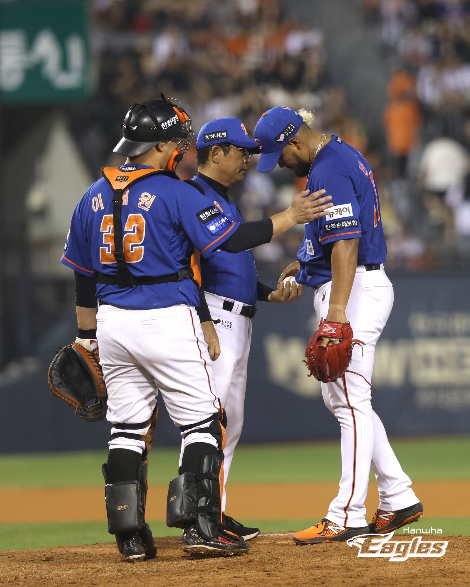 한화 투수 바리아는 29일 사직구장에서 열린 '2024 신한 SOL Bank KBO 리그' 롯데와 주중 3연전 마지막 경기에서 선발 등판했다. 1이닝 4실점으로 흔들리며 일찌감치 마운드를 내려갔다. 한화 이글스