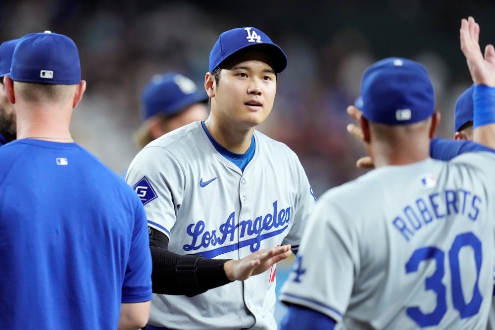 LA 다저스 오타니 쇼헤이가 1일 미국 애리조나주 피닉스의 체이스필드에서 열린 2024 미국프로야구 메이저리그 애리조나 다이아몬드백스와의 원정경기에 1번 지명타자로 선발 출전해 5타수 1안타 1홈런 2타점을 기록했다. AP 연합뉴스