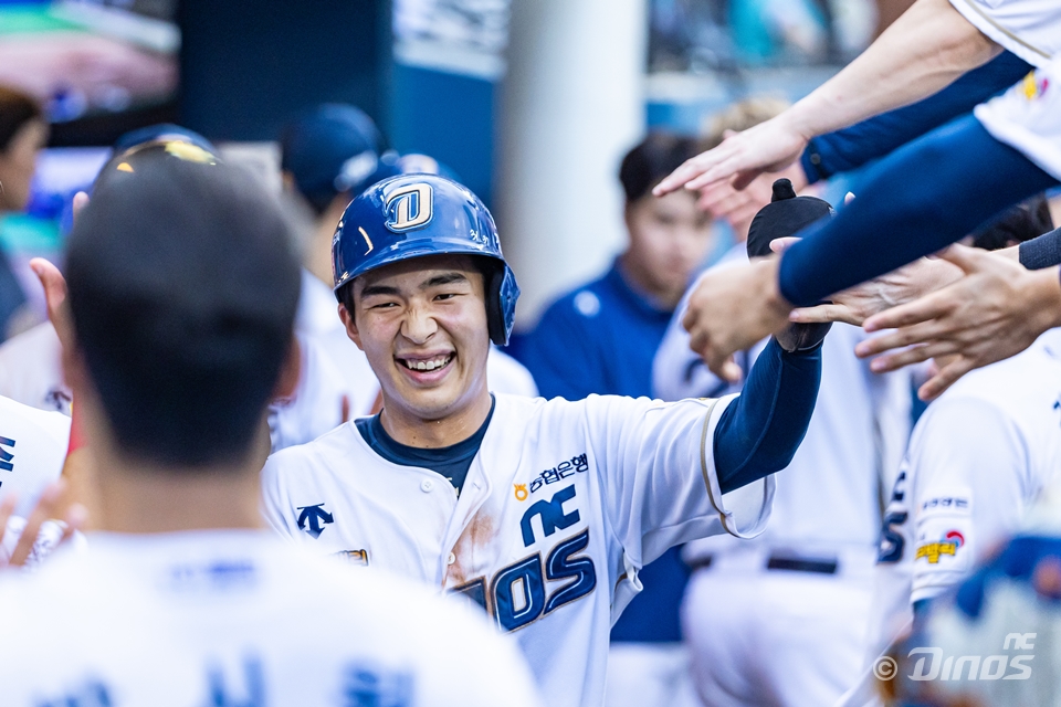 NC 내야수 김휘집은 3일 창원 NC파크에서 열린 '2024 신한 SOL Bank KBO 리그' 키움과 주중 3연전에서 첫 번째 경기에서 5번타자 3루수로 선발 출전했다. 1회말 1타점 적시타를 쳐 결승타를 기록했다. NC 다이노스