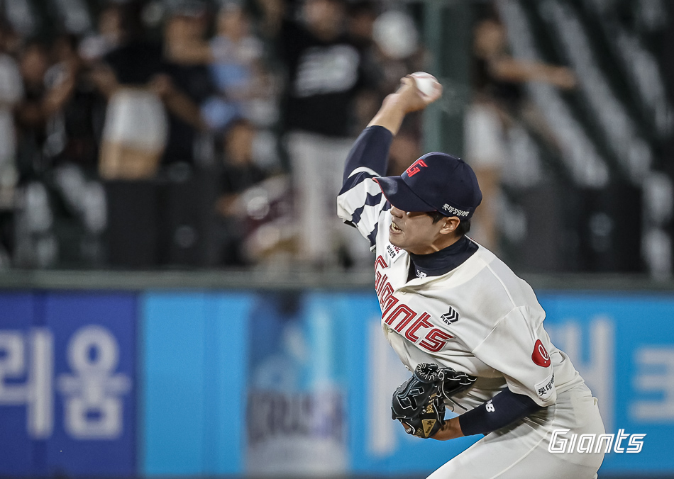 롯데 투수 구승민은 4일 사직구장에서 열린 '2024 신한 SOL Bank KBO 리그' KT와 팀 간 14차전 경기에서 구원 등판했다. 1이닝 무실점을 기록하며 시즌 9번째 홀드를 챙겼다. 롯데 자이언츠