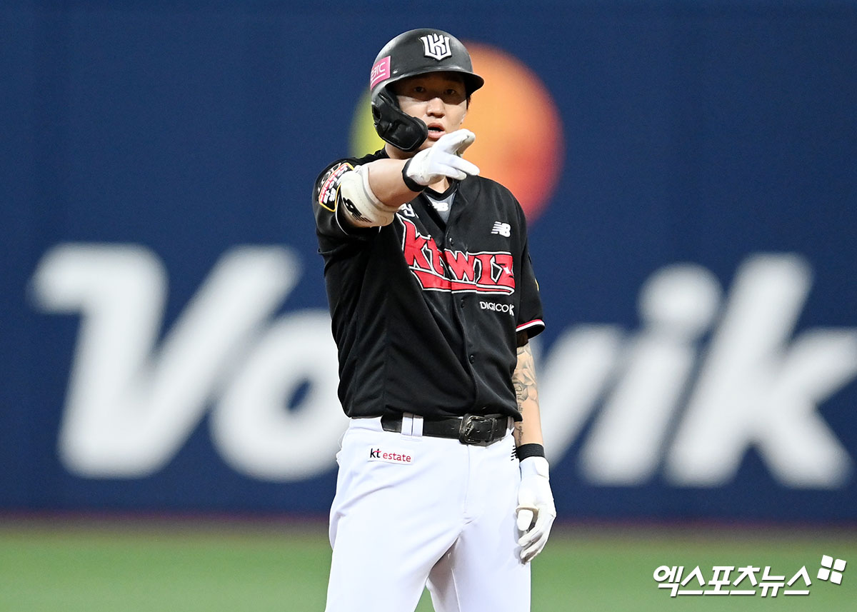 KT 외야수 김민혁은 5일 사직구장에서 열린 '2024 신한 SOL Bank KBO 리그' 롯데와 팀 간 15차전 맞대결에서 2번타자 좌익수로 선발 출전했다. 경기 중 왼쪽 햄스트링 통증을 느껴 대수비로 교체됐다. 엑스포츠뉴스 DB