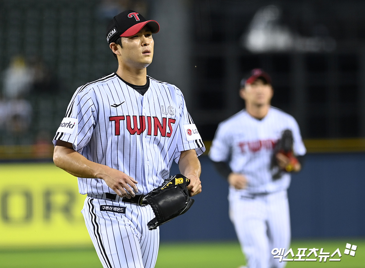 LG 투수 백승현은 7일 잠실구장에서 열린 '2024 신한 SOL Bank KBO 리그' 한화와 팀 간 14차전 경기에서 구원 등판했다. 홈런을 내주는 등 1이닝 2실점 했지만, 최고 구속을 150㎞까지 끌어올려 눈길을 끌었다. 엑스포츠뉴스 DB