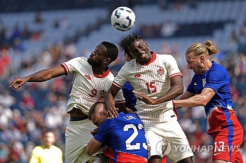 올 상반기 대한축구협회와 축구대표팀 감독직 협상을 했으나 사인에 실패한 제시 마쉬 캐나다 축구대표팀 감독이 67년 만에 미국 원정에서 승리를 거뒀다. 마쉬 감독이 이끄는 캐나다는 8일 미국 캔자스주 캔자스시티의 칠드런스 머시 파크에서 열린 친선 경기에서 미국을 2-1로 제압했다. 1957년 스웨덴 월드컵 예선 이후 첫 미국 원정 승리를 거뒀다. 연합뉴스