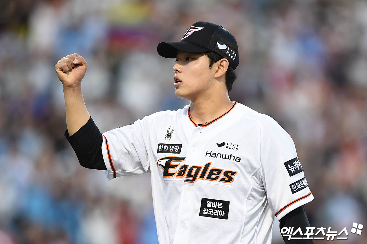 한화는 8일 잠실구장에서 열린 '2024 신한 SOL Bank KBO 리그' LG와 팀 간 15차전 맞대결에서 3-14로 대패했다. 이날 패배로 팀은 리그 7위로 한 계단 내려갔다. 에이스 문동주(사진)의 부재가 아쉬웠던 경기였다. 엑스포츠뉴스 DB