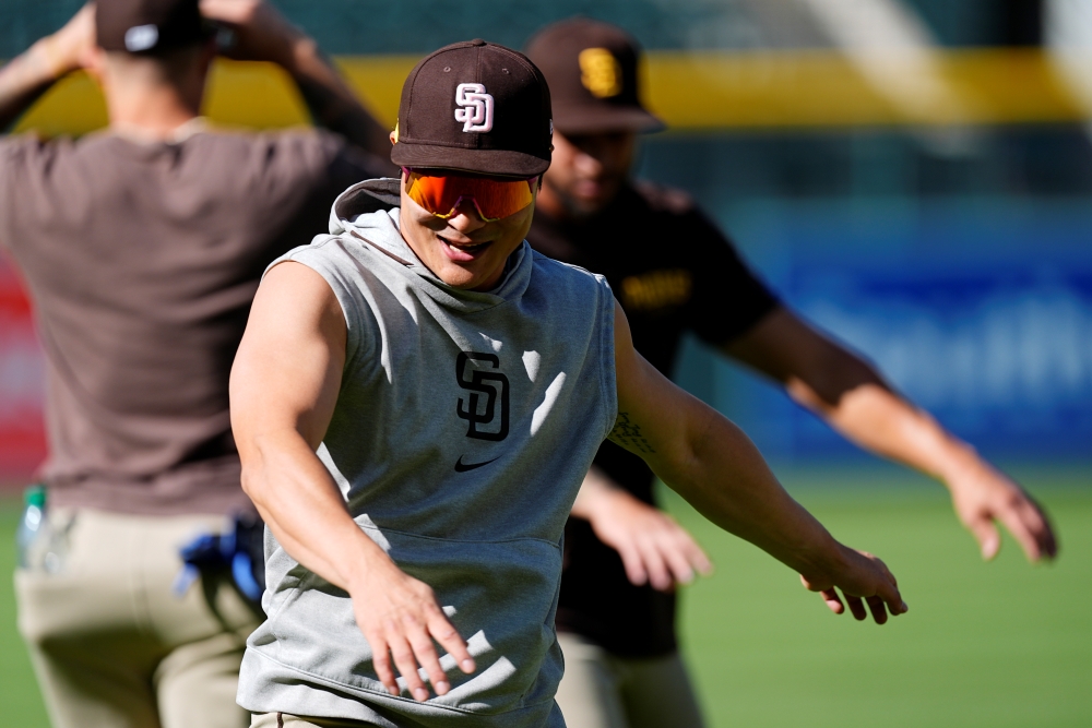 미국프로야구 메이저리그 공식 홈페이지 MLB.com이 12일 샌디에이고 파드리스 부상 선수들의 상황을 알리면서 김하성의 복귀 시점에 대해서 9월 말~10월 초로 전망했다. 복귀 시점이 조금씩 늦어지고 있는 만큼 시즌 내 김하성의 복귀 여부가 불투명한 상황이다. AP 연합뉴스