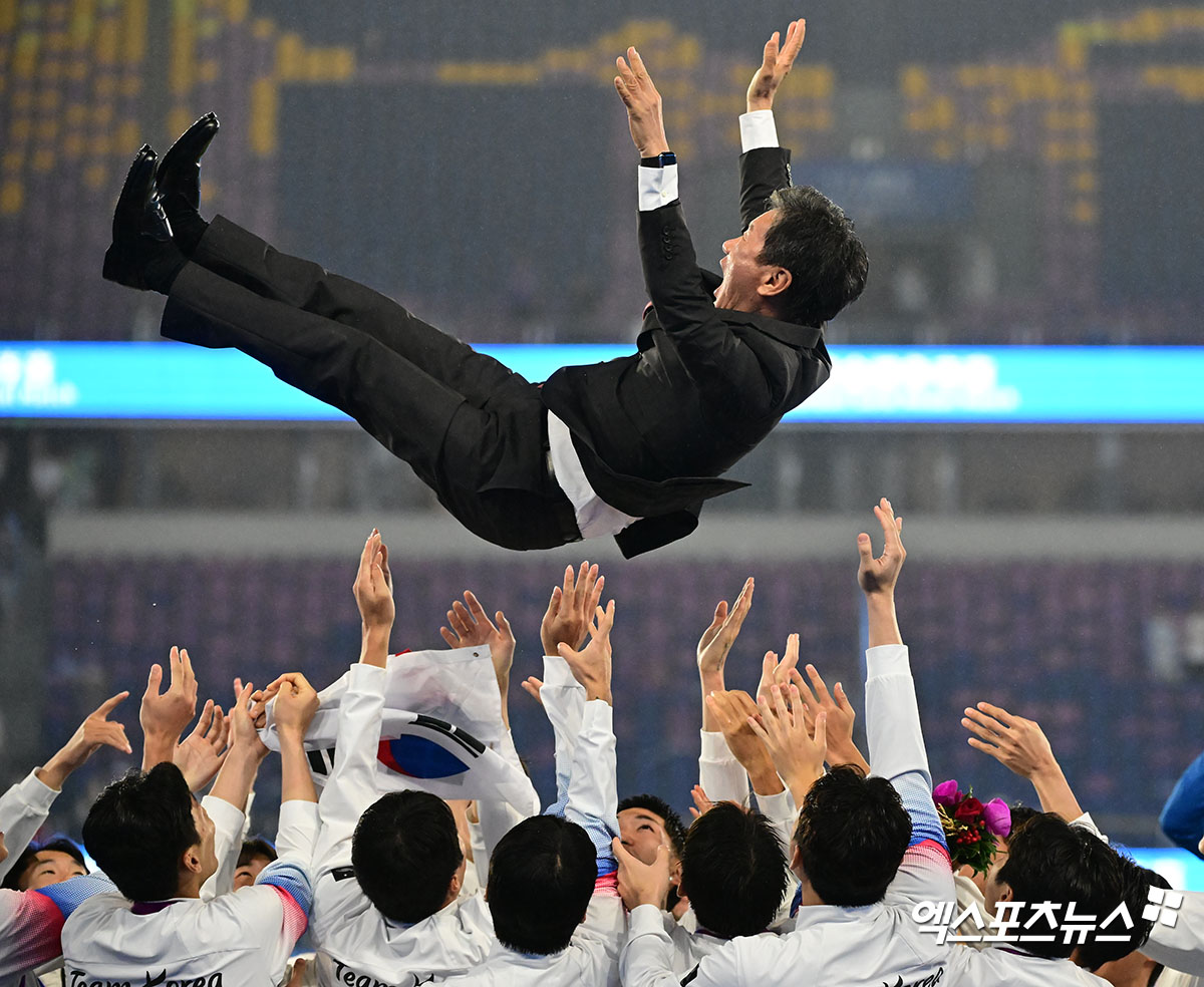 대한축구협회 노동조합은 12일 한국 축구 위기 수습을 위해 정몽규 축구협회장의 4번째 연임을 반대하는 성명을 발표했다. 엑스포츠뉴스DB