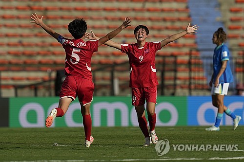 북한은 16일(한국시간) 콜롬비아 메데인 에스타디오 아타나시오 히라르도트에서 열린 브라질과의 2024 FIFA 콜롬비아 U-20 여자 월드컵 8강전에서 1-0 승리를 거뒀다. 4강 진출에 성공한 북한은 미국과 결승행 티켓을 두고 맞대결을 가진다. 일본과 네덜란드도 준결승에 올라가 결승 진출을 노린다. 연합뉴스